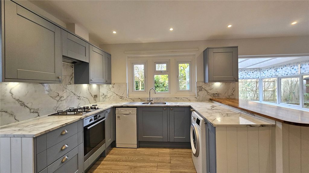 Property photo 3 of 9 Picture 3