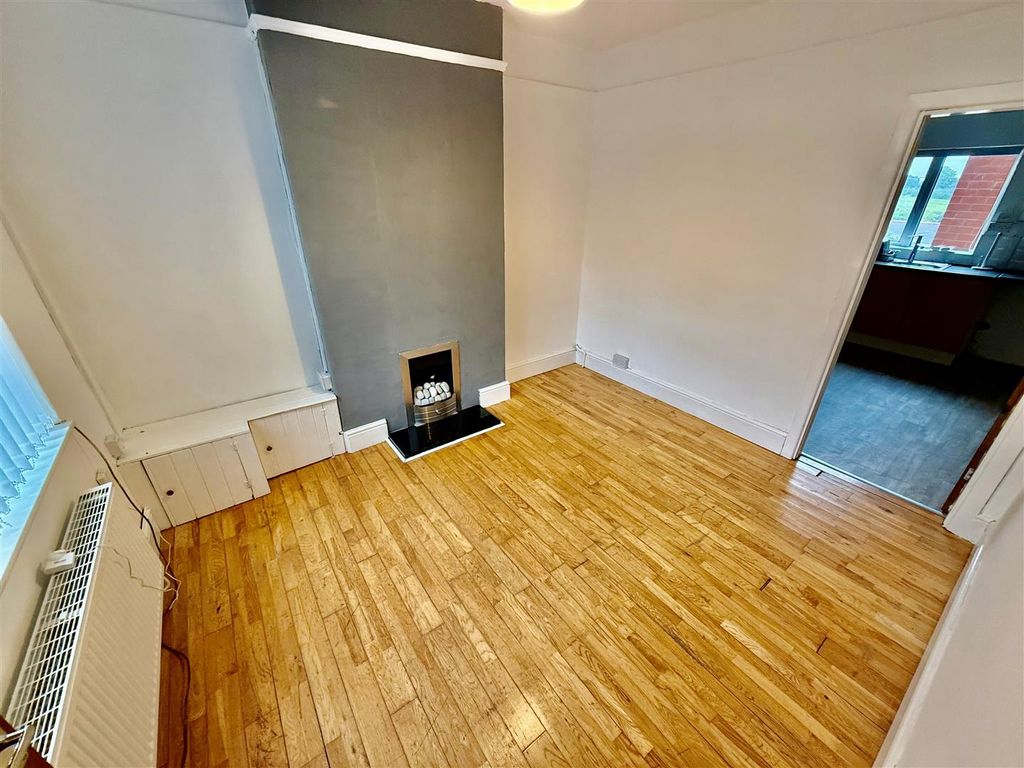 Property photo 2 of 10 Lounge