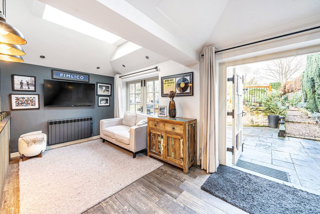 Property photo 2 of 17 Picture No. 09