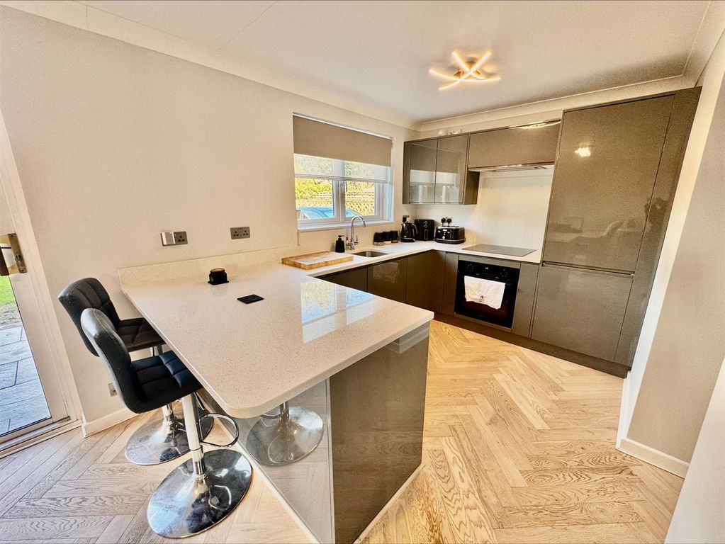 Property photo 3 of 22 Kitchen/Dining Room