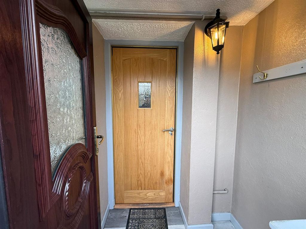 Property photo 3 of 19 Porch.Jpeg