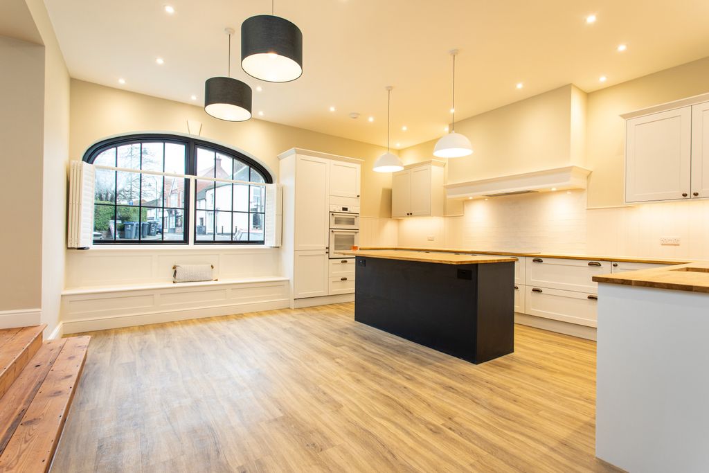 Property photo 3 of 21 Kitchen/Diner