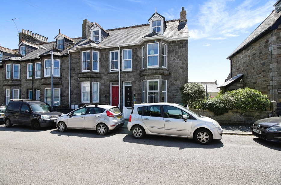 Property photo 1 of 12