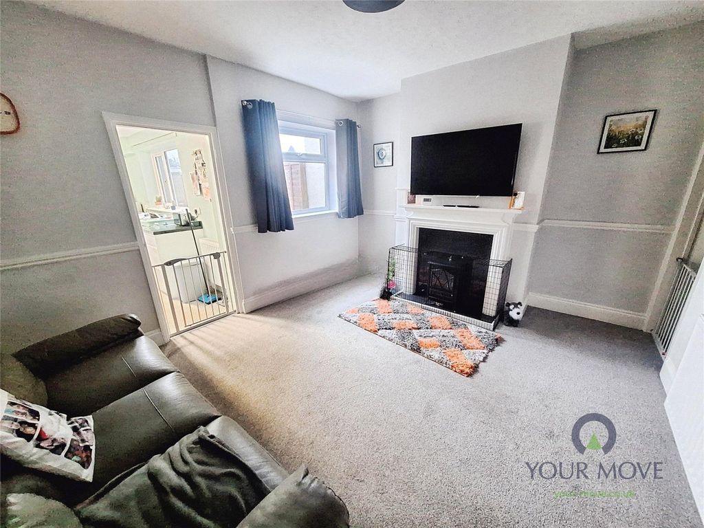 Property photo 3 of 10 Lounge