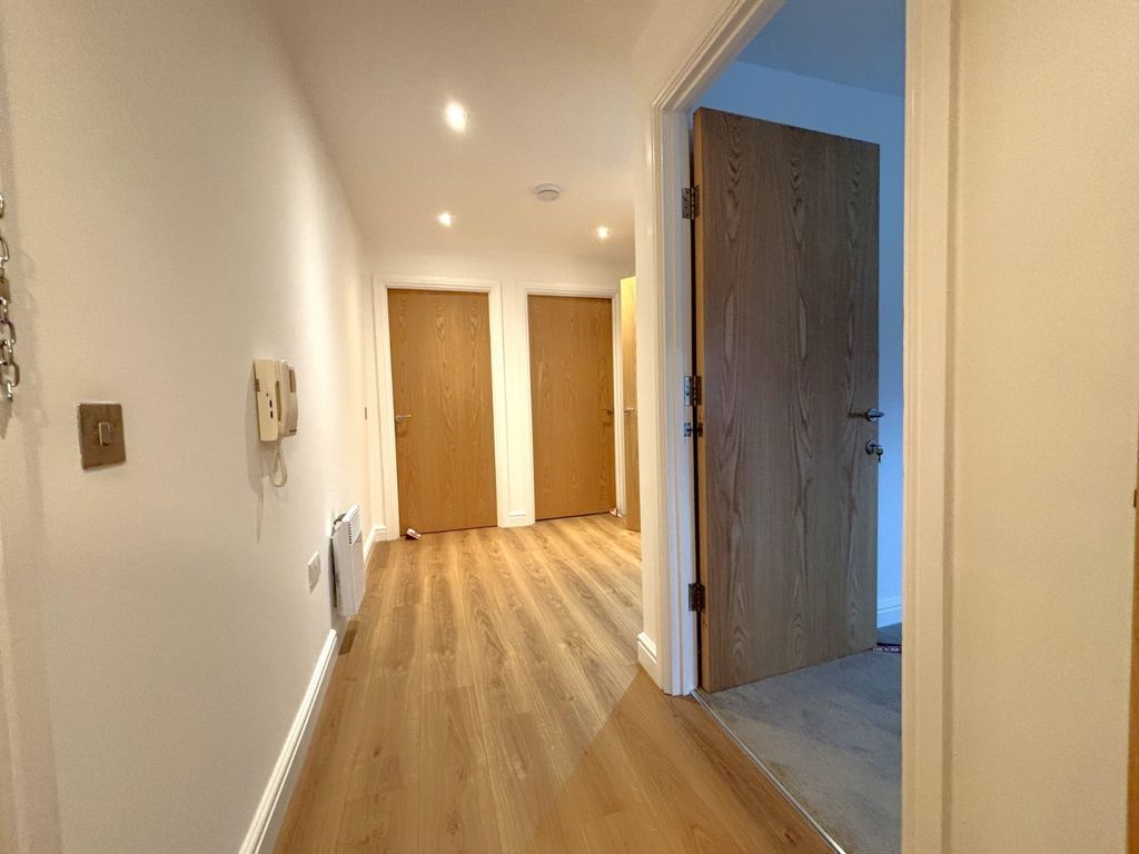 Property photo 2 of 8 Picture No. 16