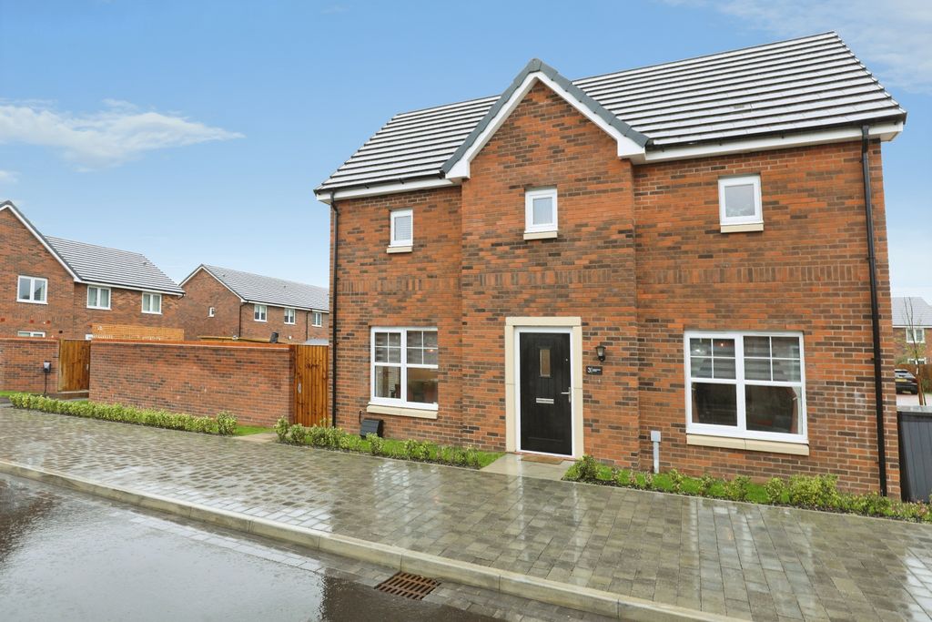 Property photo 1 of 32