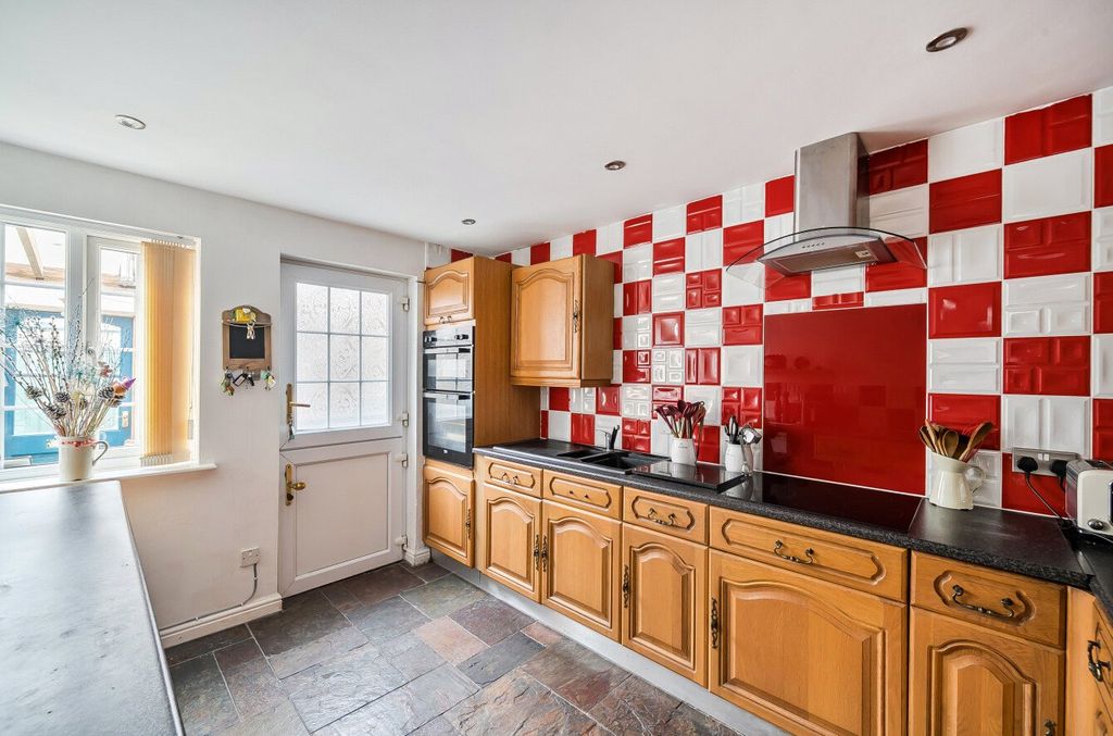 Property photo 3 of 15 Picture No. 16