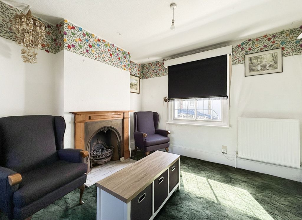 Property photo 2 of 18