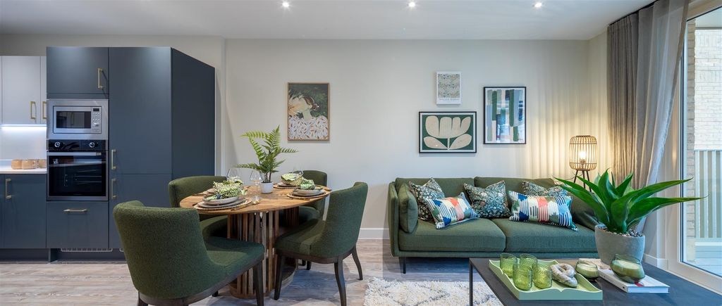 Property photo 1 of 19 Granada Building, E17