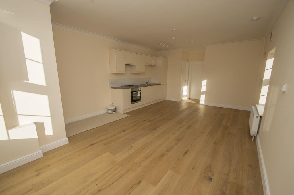 Property photo 3 of 6 Kitchen Diner Lounge