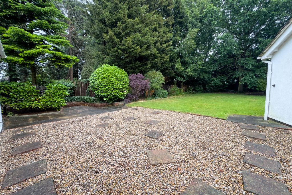 Property photo 2 of 28 .