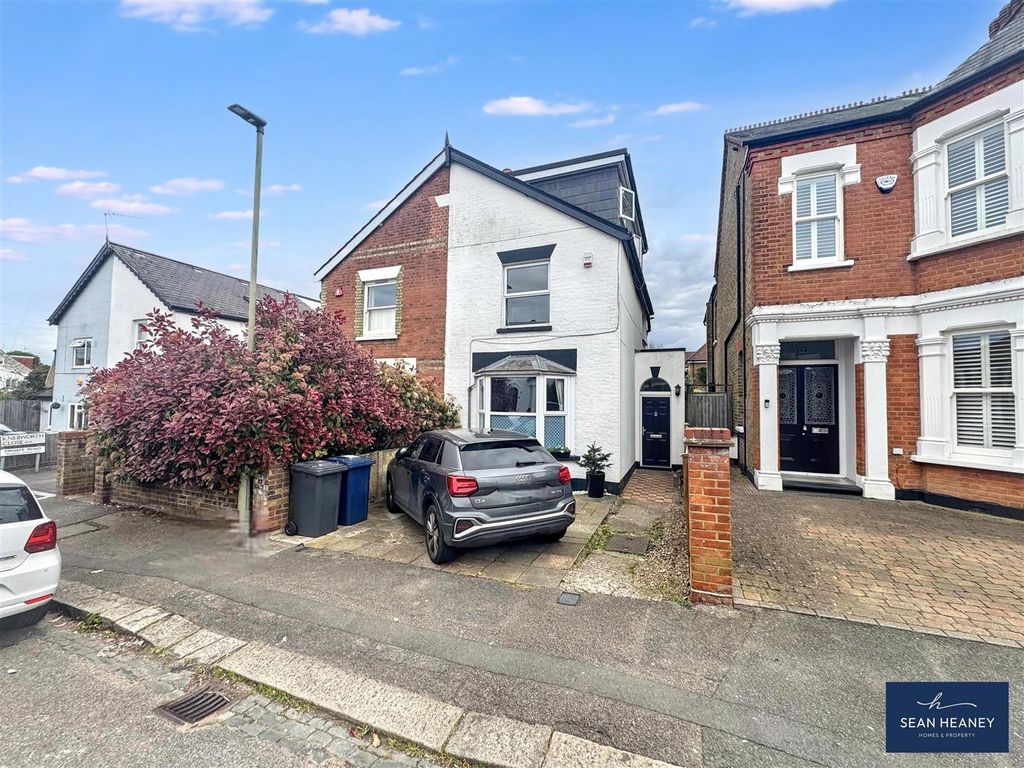 Property photo 1 of 18