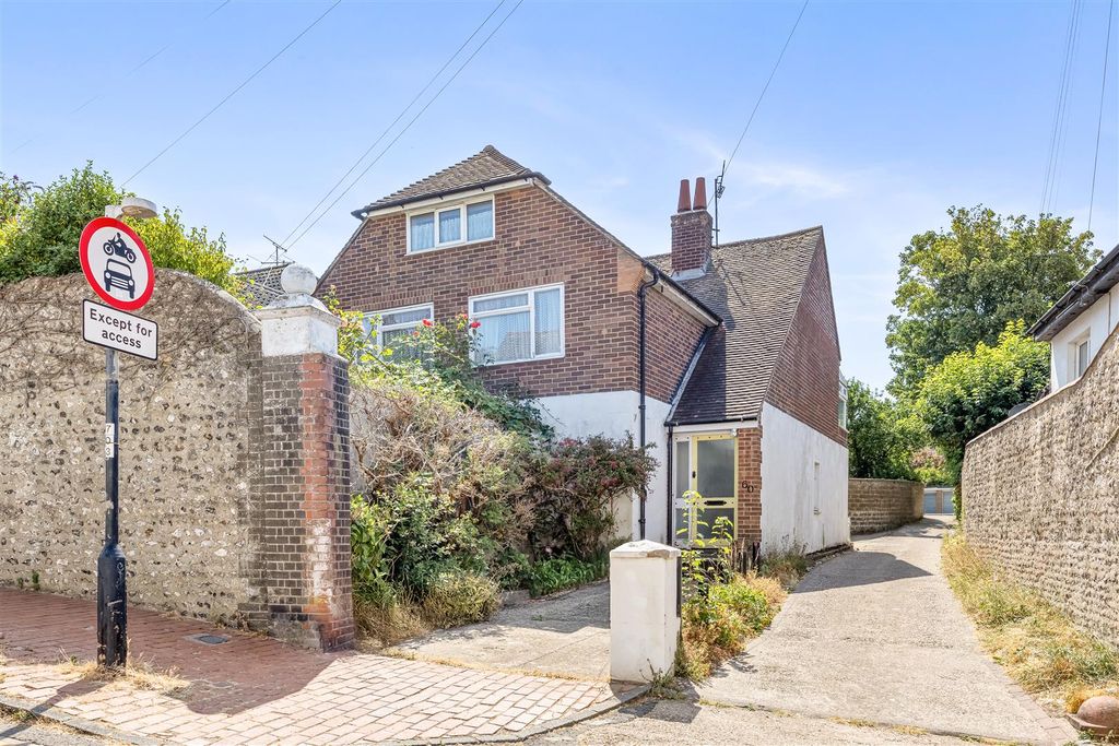 Property photo 1 of 18 Front