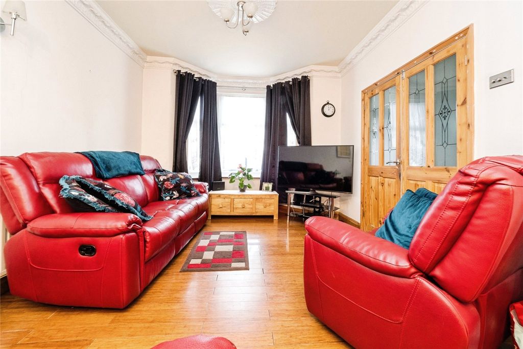 Property photo 2 of 25 Picture No. 19