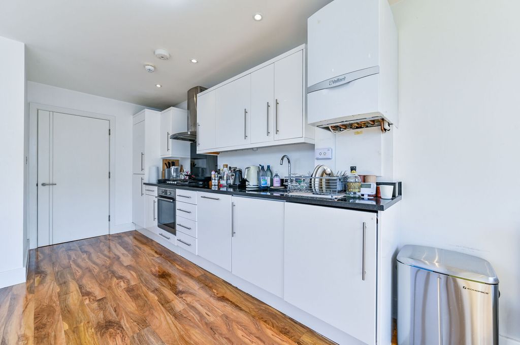 Property photo 2 of 14