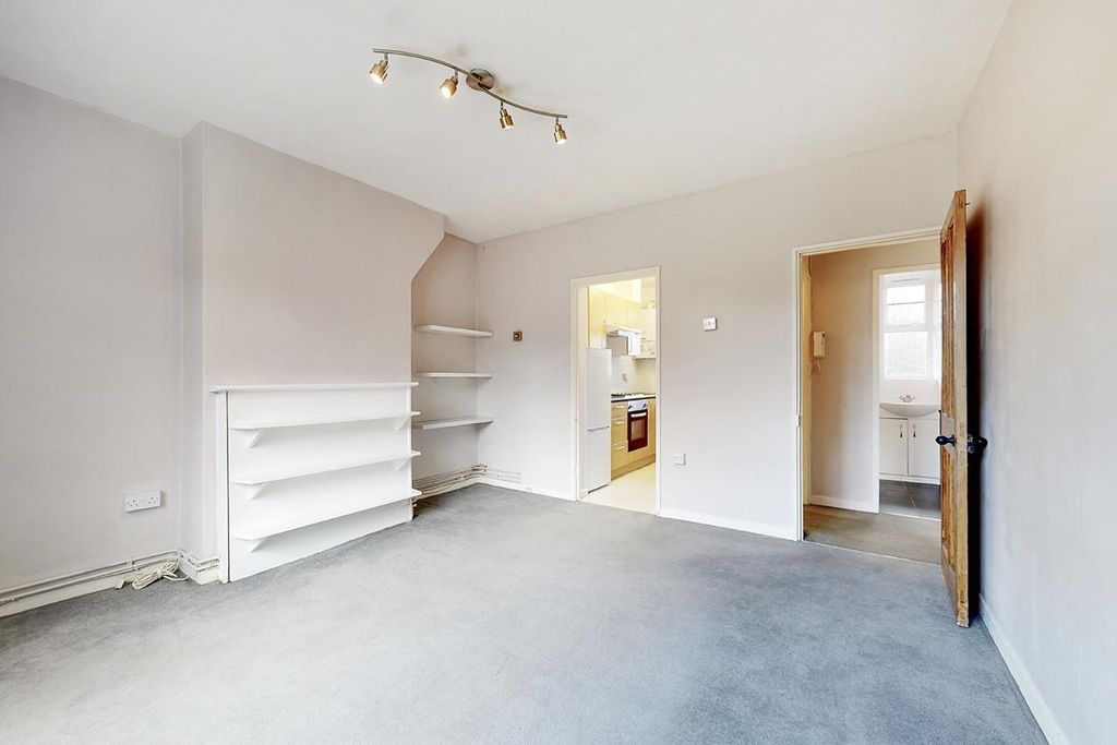 Property photo 3 of 13