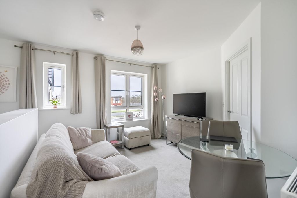 Property photo 3 of 13 Living Room