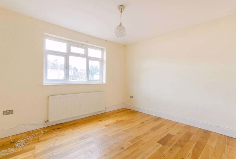 Property photo 3 of 6 Photo 4