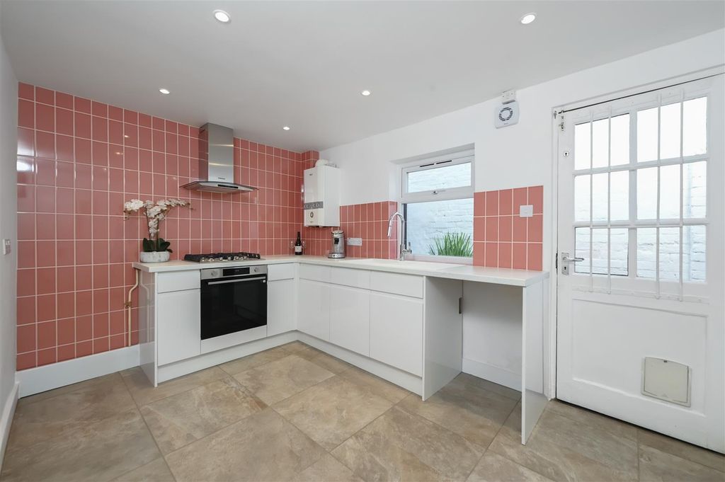 Property photo 2 of 19 Kitchen Diner