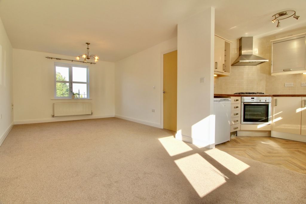 Property photo 3 of 14 Lounge Diner And Kitchen - Gus Critchlow Ewemove H