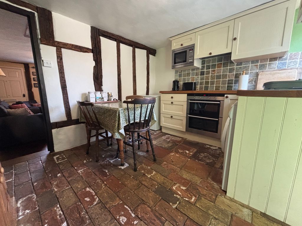 Property photo 3 of 12 Image00018