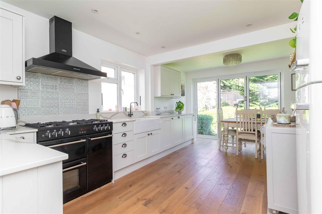 Property photo 3 of 20 Westway-9.Jpg