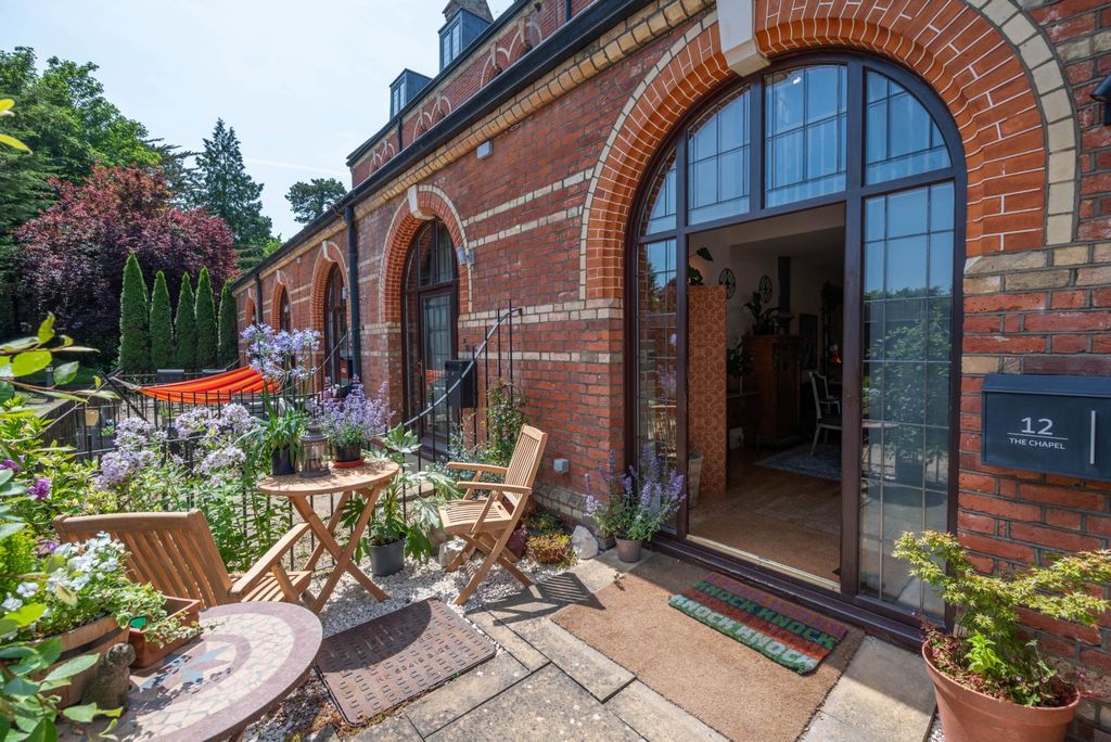 Property photo 1 of 11