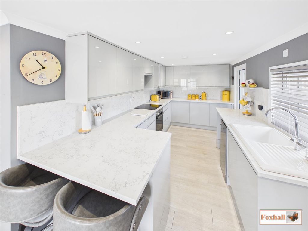 Property photo 2 of 19 Kitchen / Diner