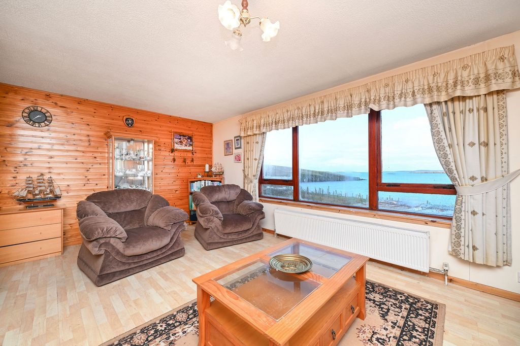 Property photo 3 of 34