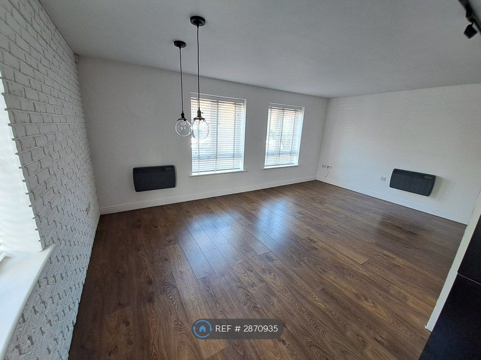 Property photo 2 of 10 Living Room