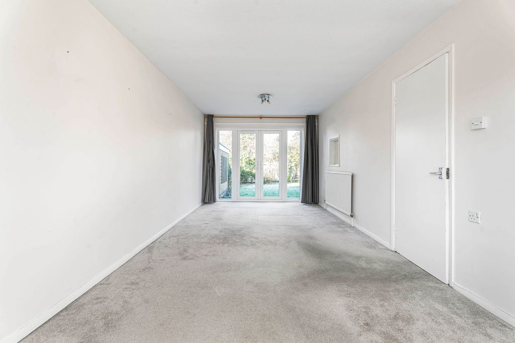 Property photo 3 of 12 Living/Dining Room