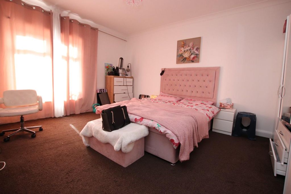 Property photo 3 of 6 Img_8416.Jpg