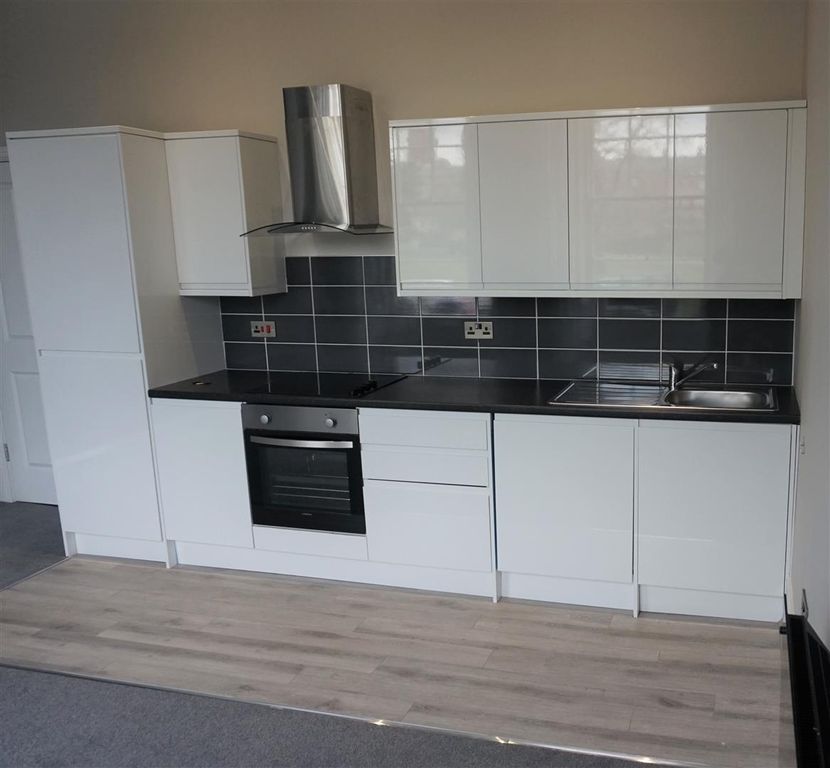 Property photo 2 of 5 Kitchen