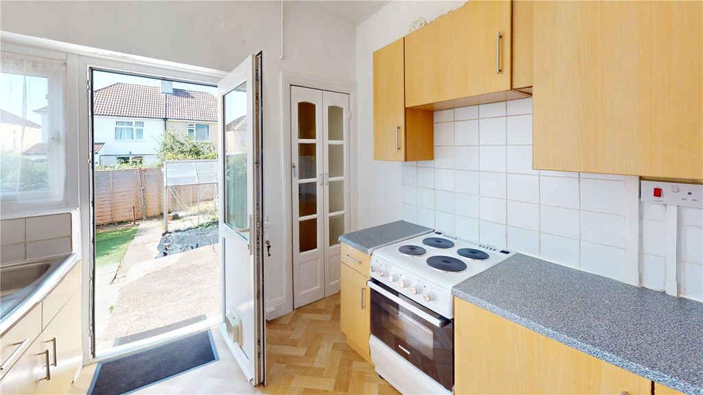 Property photo 3 of 10 Picture No. 09