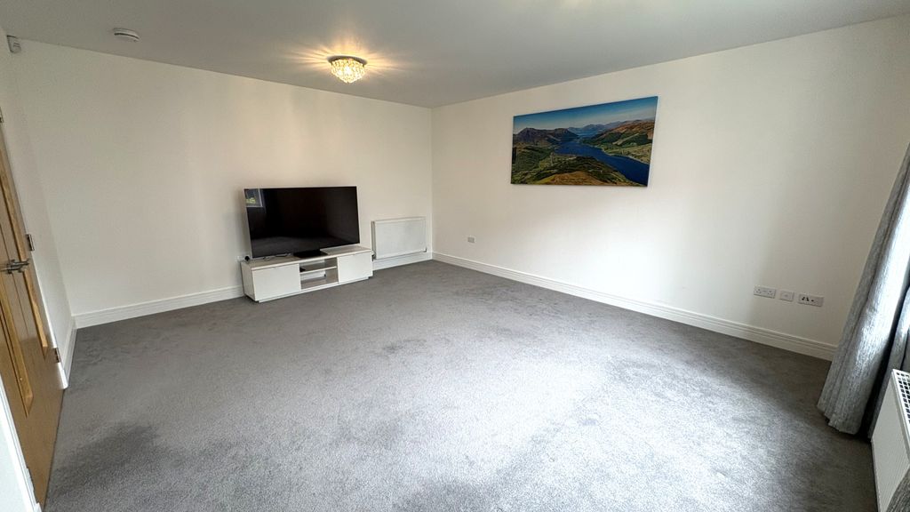 Property photo 2 of 26