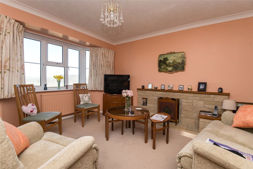 Property photo 2 of 19 Picture No. 24