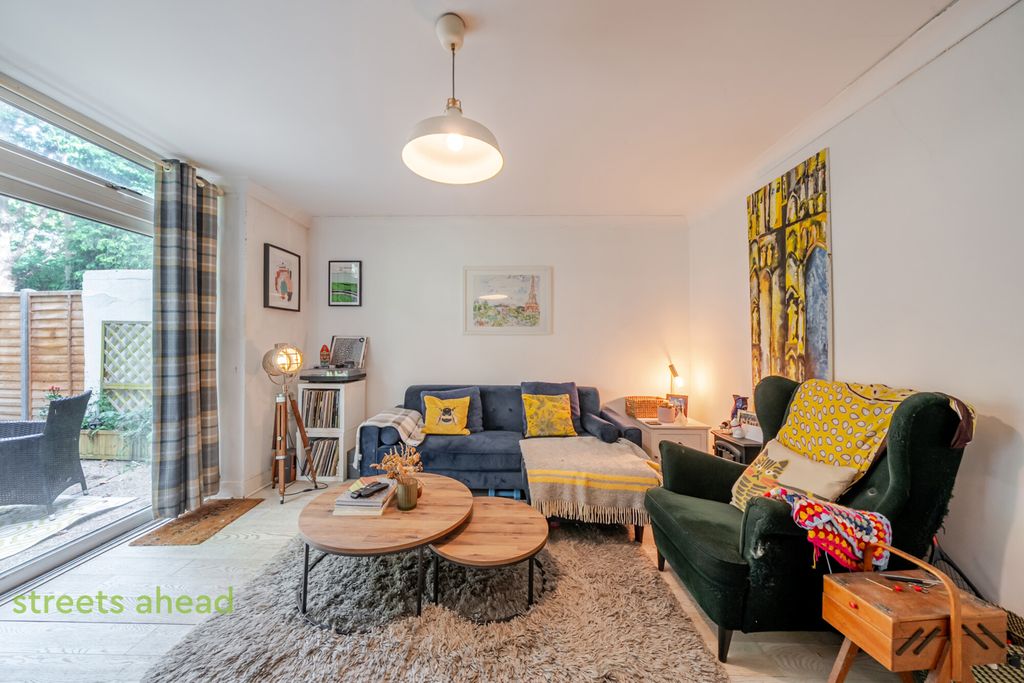 Property photo 3 of 15 E3d5c8c1-724E-4c7...