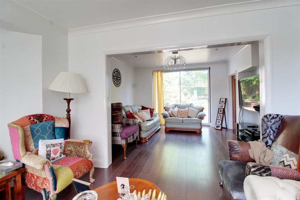 Additional image 14 of 5 bed detached house for saleMymms Drive, Brookmans Park AL9
