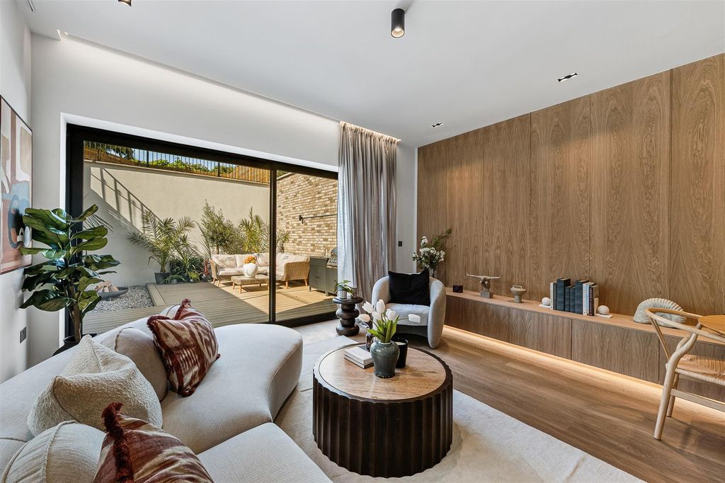 Property photo 3 of 20 Flat 1 - 50 Creswick-2.Jpg