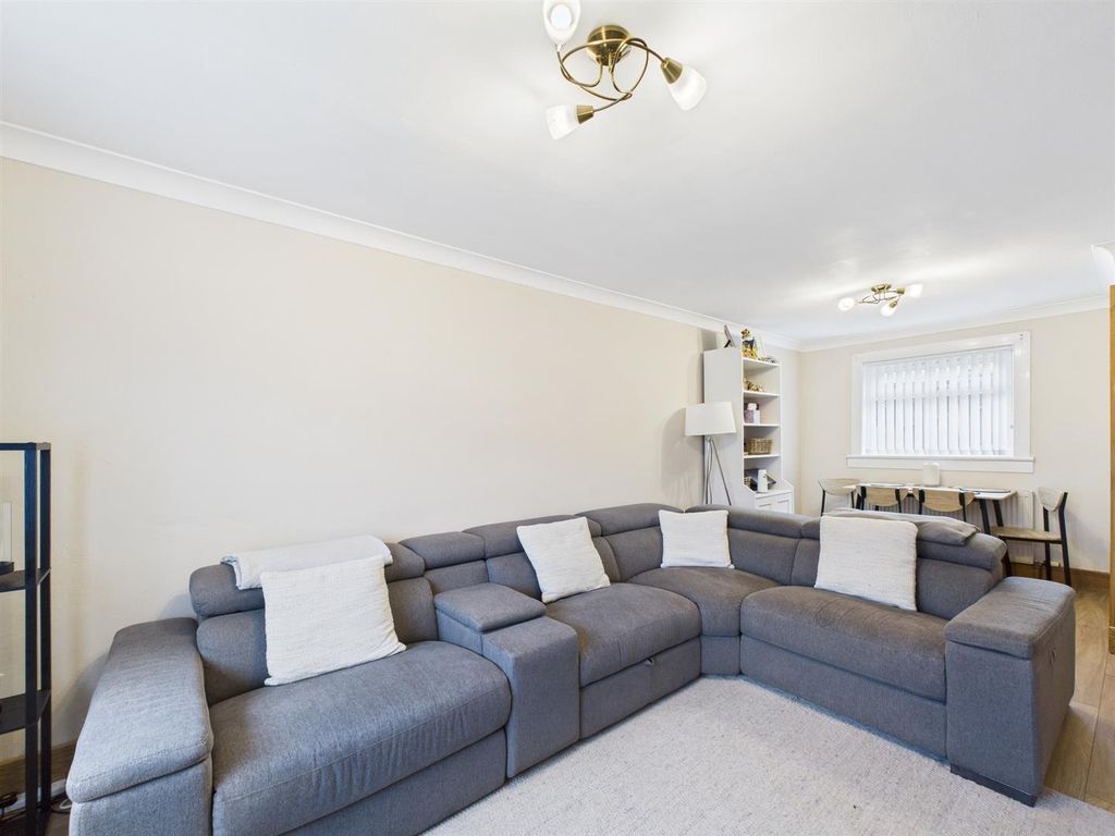 Property photo 2 of 21 Cam01486G0-Pr0962-Still003.Jpg