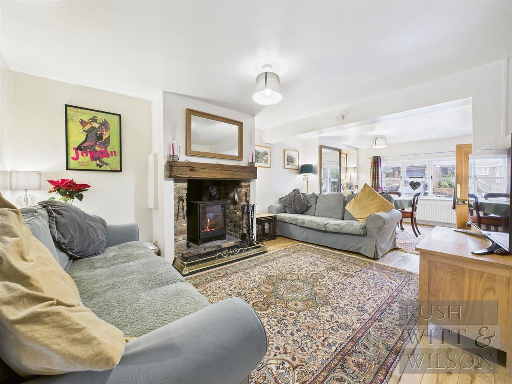 Property photo 2 of 27