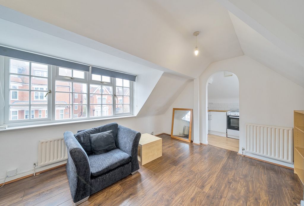 Property photo 2 of 9 1420001-7-699d772...