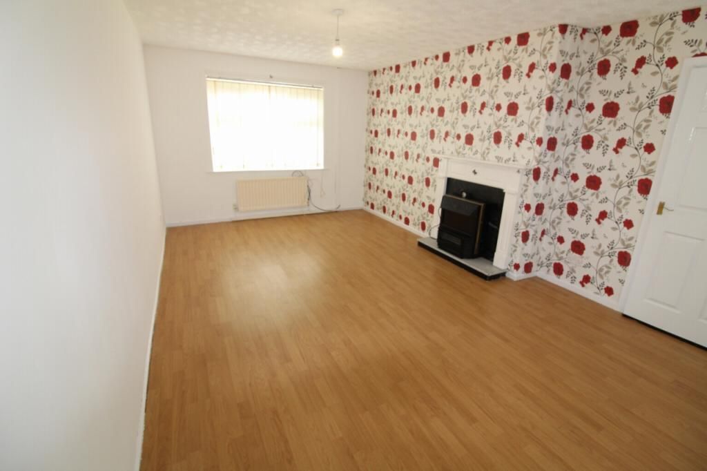 Property photo 2 of 7 Living Room