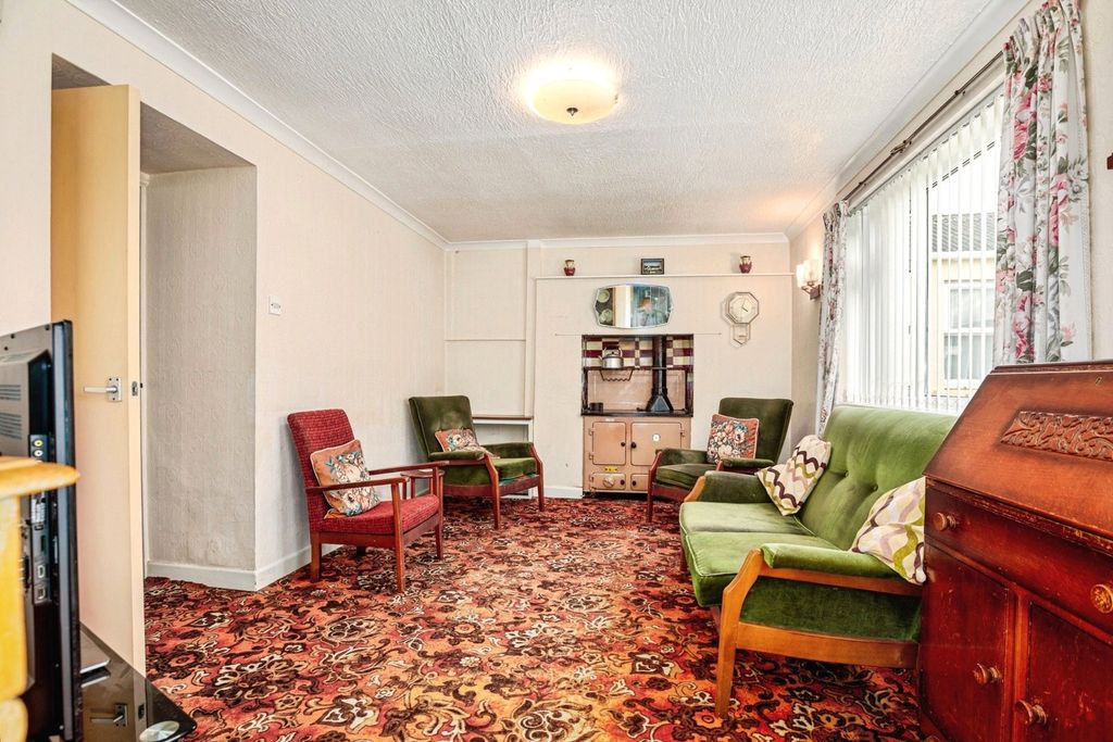 Property photo 3 of 21 Photo