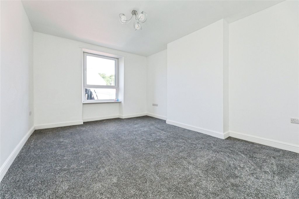 Property photo 2 of 25 Picture No. 29