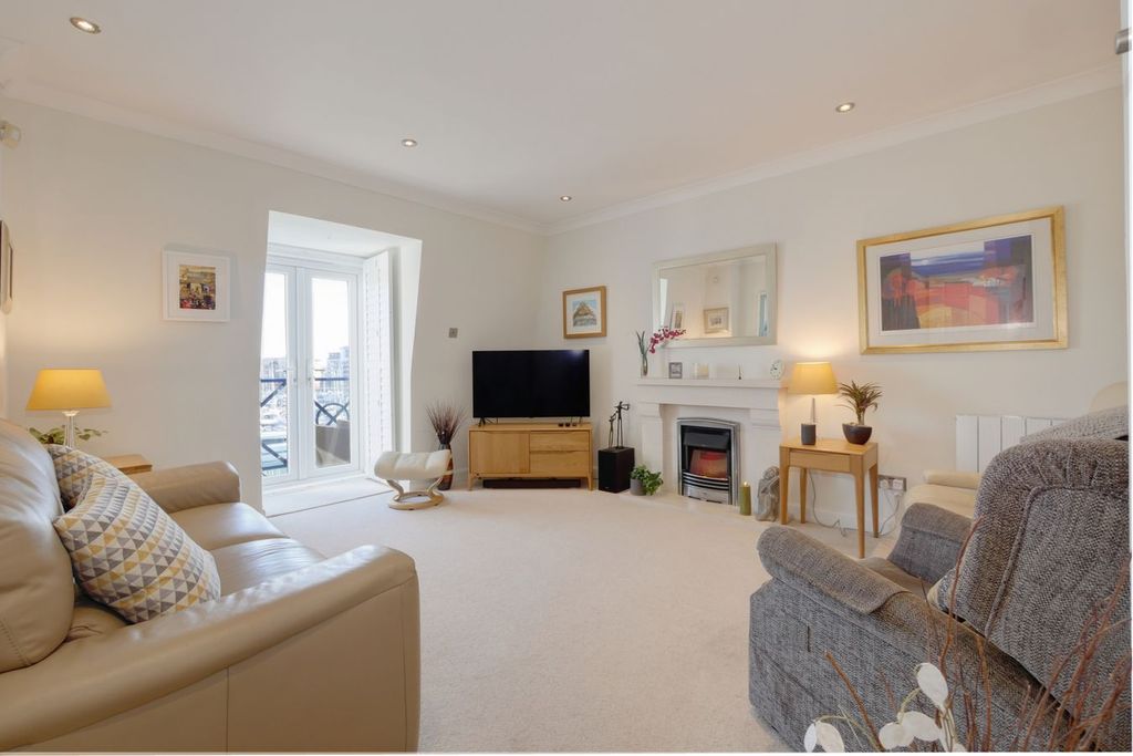 Property photo 3 of 48