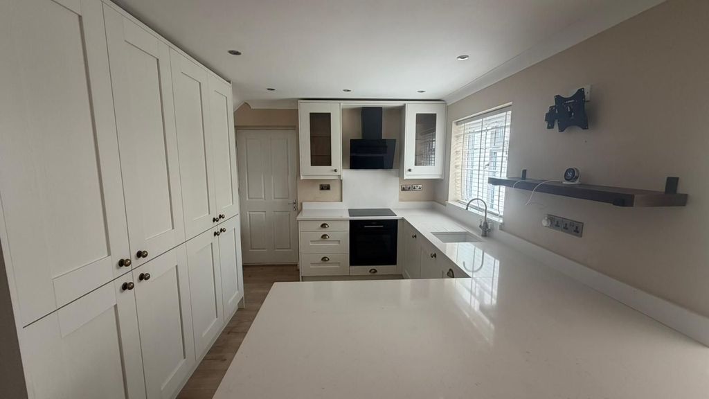 Additional image 8 of 4 bed detached house to rentMillers Vale, Cannock WS12