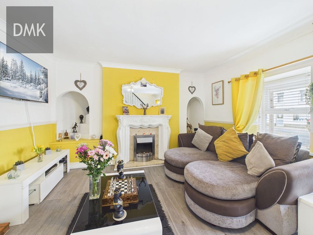 Property photo 2 of 15