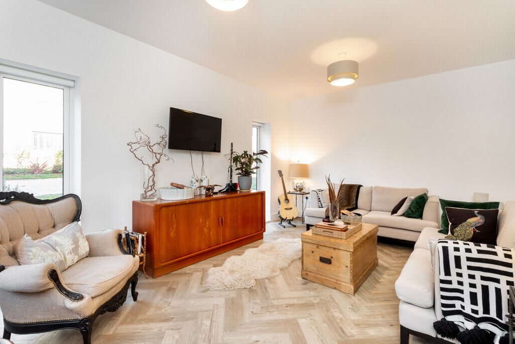 Property photo 3 of 31 Sitting Room