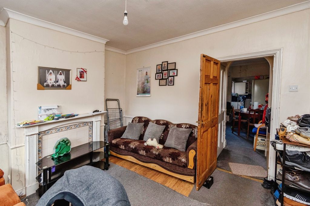 Property photo 2 of 9